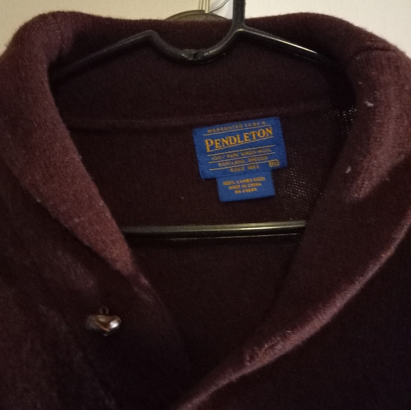 Pendleton Burgundy pullover shall lambs wool sweater XL excellent condition - Picture 2 of 2